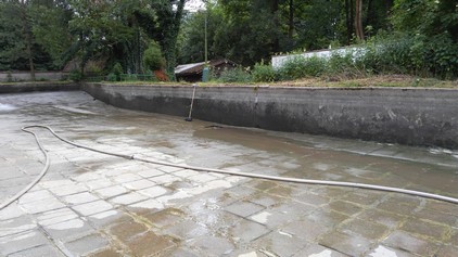 Čistění koupaliště tábor 26.6.2016